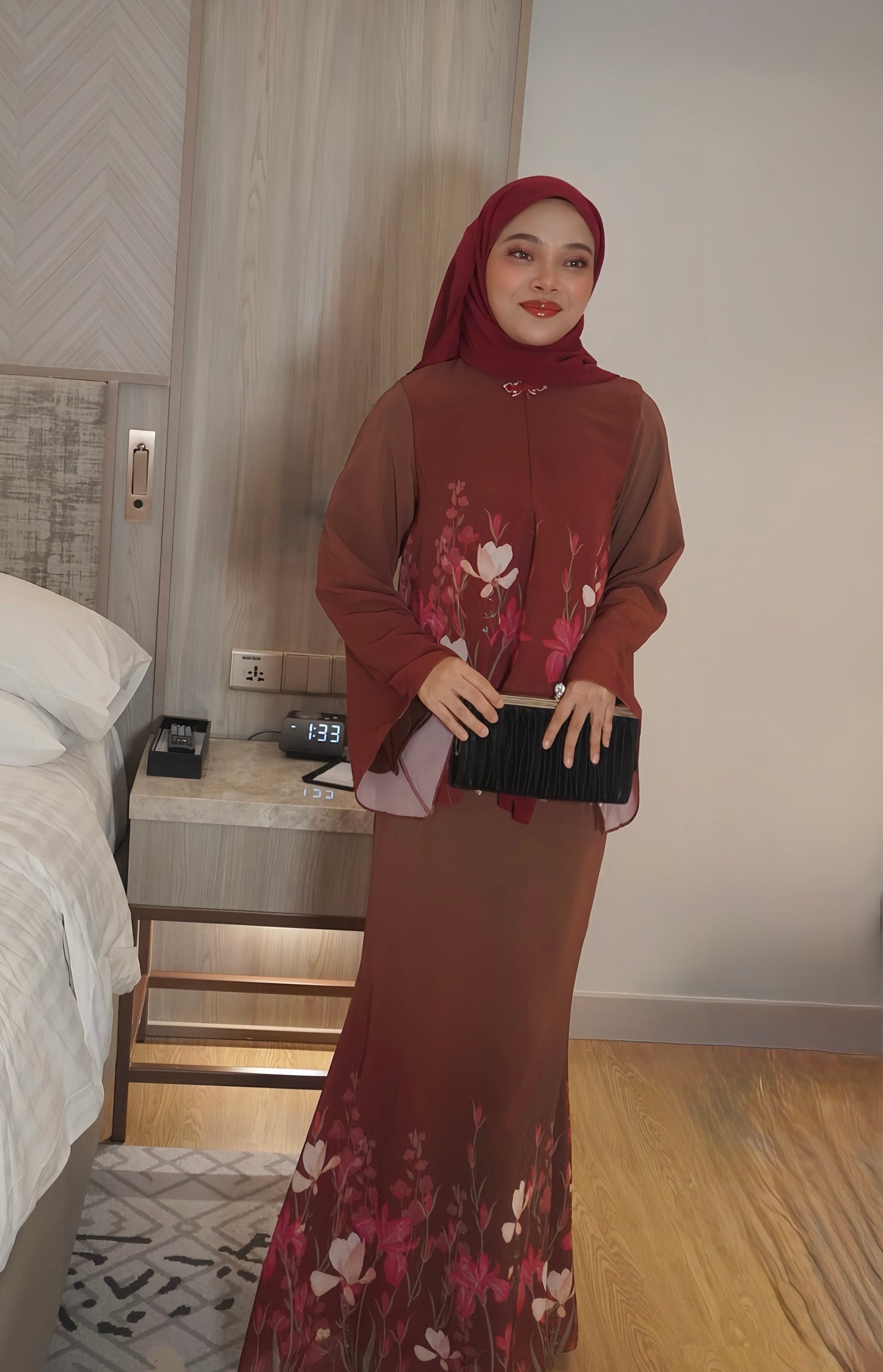 ANGGUN KURUNG IN RICH BROWN BURGUNDY