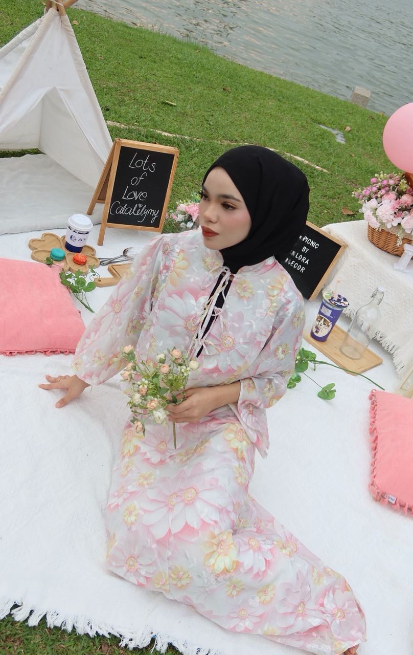 THE KNOT COTTON EMBROIDERY