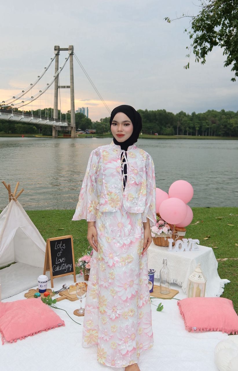 THE KNOT COTTON EMBROIDERY