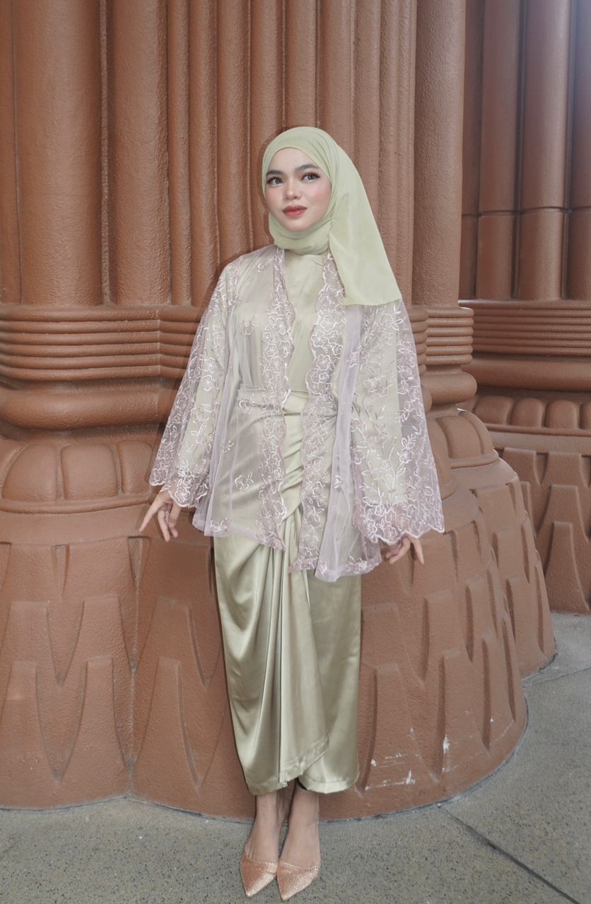 AISYA KEBAYA SILK PARIO IN PINK GREEN